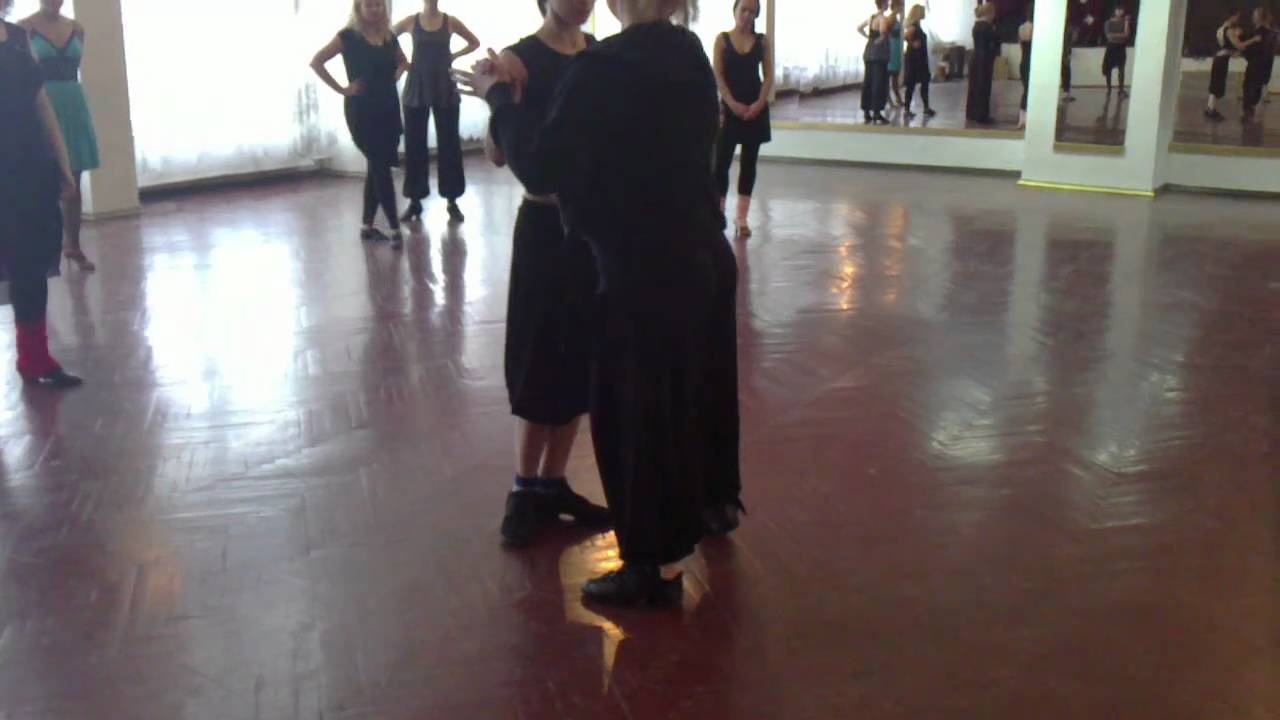 Tango. Объяснение и показ boleos. Elvira Malishevskaya.
