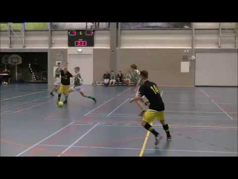 SC Leovardia JO17-1 Kerstzaalvoetbal deel 2