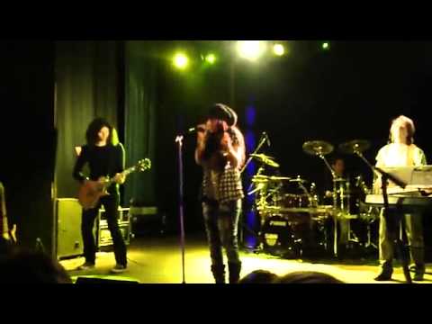 Ewa Farna - Kdo víc dá, Samota anděla Královice 9.4.2010