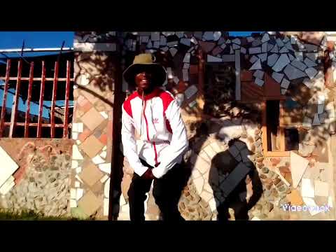 DARKIIE E - FROM THE HOOD freestyle ( Official music video)