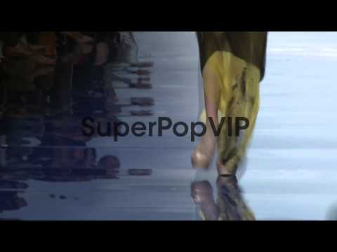 Models walk the runway at Vera Wang - Runway - Spring 201...