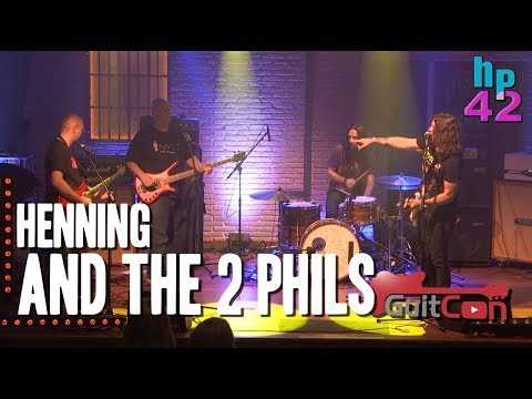 Henning and 2 guys philling up the stage