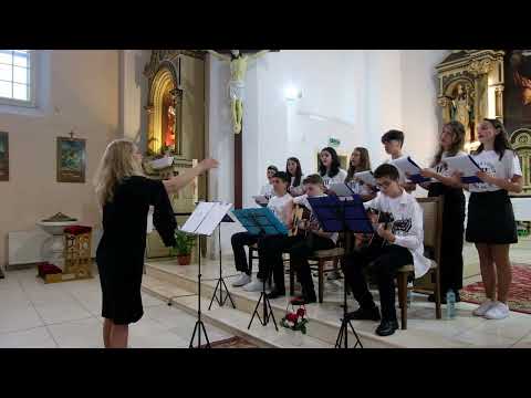 Trei sferturi în cer - Mădălina Amon