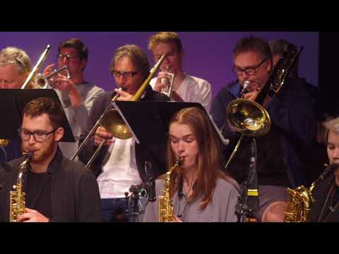 Louis Dowdeswell touring with The Rodger Fox Big Band