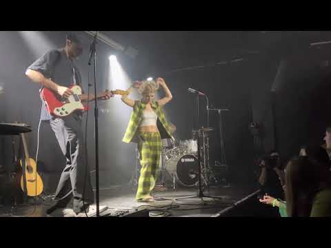 Cornelia Jakobs - Outside the Line