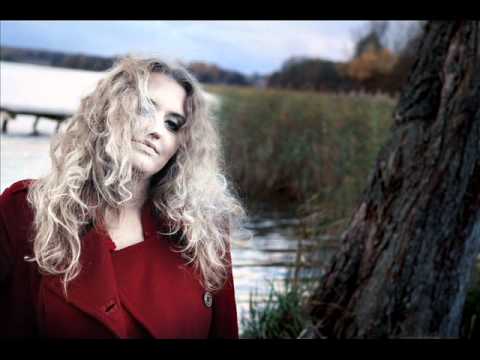 Aurelia Luśnia, Wracam do domu