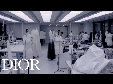 Autumn-Winter 2017-18 Ready-to-Wear Fashion Show - Midnight Blue in the Ateliers