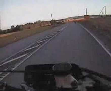 Fugindo da polícia com Hayabusa a 336 km/h