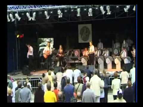 MACK the KNIFE CHORUS JAZZ BAND St Quentin 2006 MIX des 2 sources
