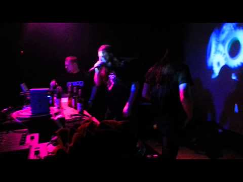 Apzolut @ attack of the EXTRATERRESTRIAL soundwaves, OCCII Amsterdam 25-01-2014 (2)