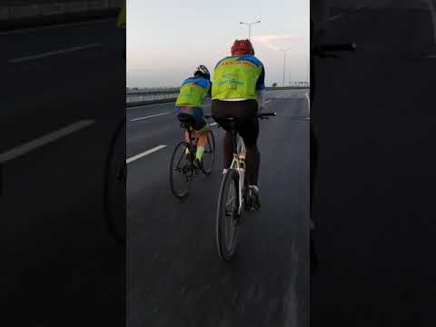 Yunus Özdemir MTB ile , Yol bisikletlerine kafa tutması