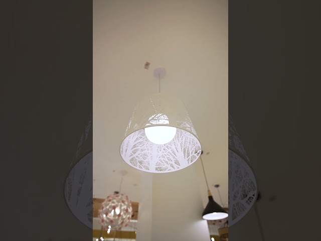 معلقة مفرد ابيض مشجر