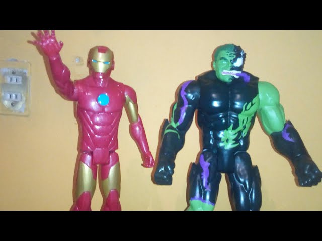 Vídeo relacionado con Hasbro Marvel Avengers Titan Hero Series, Venomized Capitán América y Hulk, Set con 2 Figuras de Acción, Accesorios Venom, Batallas Superhéroes y Villanos, Regalos para Niños de 4 Años o Más