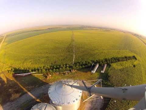Reinke Irrigation Pivot in full operation-Time Lapse version