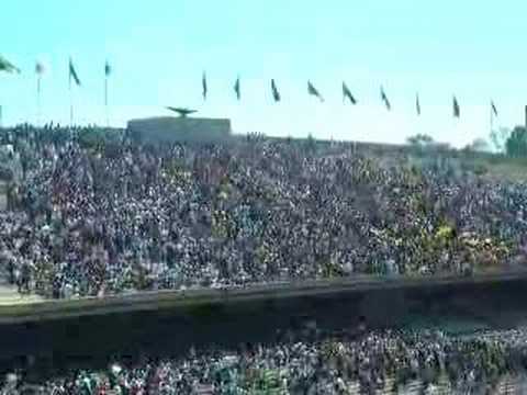 "Rebel.- desde la cabecera vs jaguares" Barra: La Rebel &bull; Club: Pumas