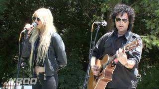 The Pretty Reckless - &quot;Make Me Wanna Die&quot; (Live from KROQ)