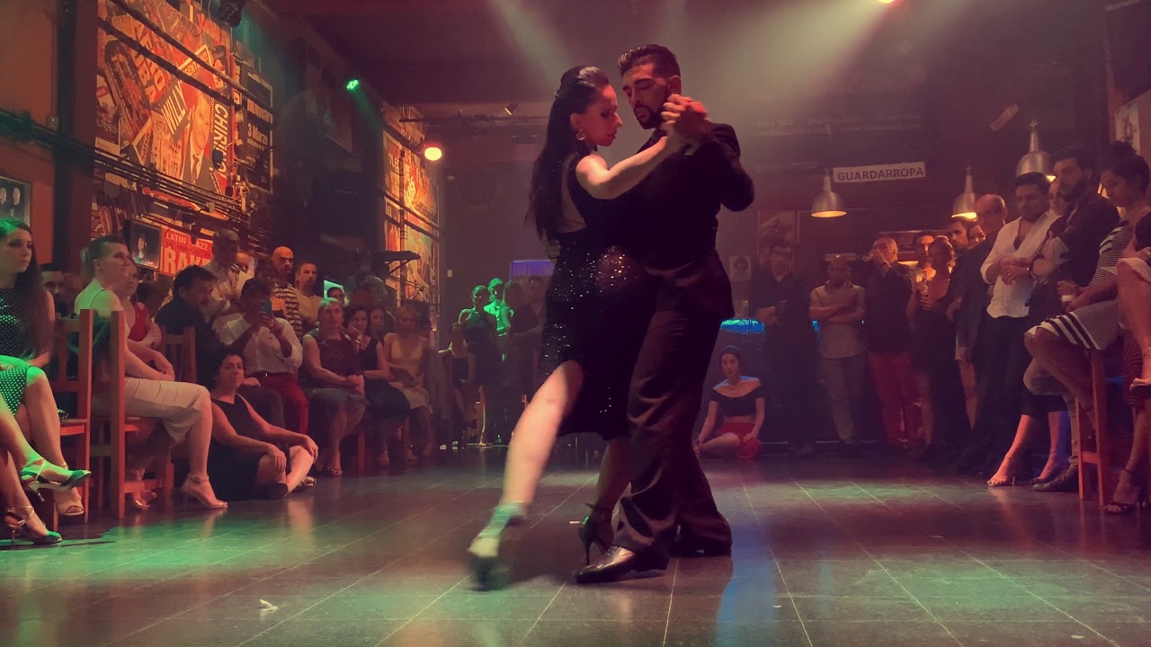 Video thumbnail for Jimena Hoeffner y Fernando Carrasco - Osvaldo Pugliese-Para Dos @ Milonga A La Parrilla