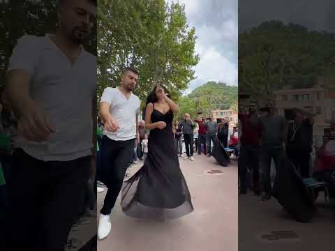 FORTUNATO & VALENTINA - BELLISSIMA TARANTELLA CALABRESE BALLATA IN FRANCIA!❤️ 🇨🇵