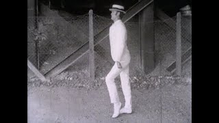 Ministry of Silly Walks - Monty Python&#39;s Flying Circus - S02E01