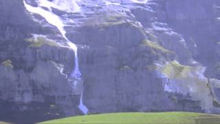 preview picture of video 'Jungfrau Glacier Avalanche'