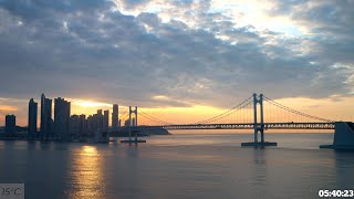 구름 뒤의 신비로운 일출 2023-06-01 Sunrise 4K Korea Live Cam