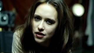 Jennifer Love Hewitt &quot;How do I deal with love&quot; - Music Video