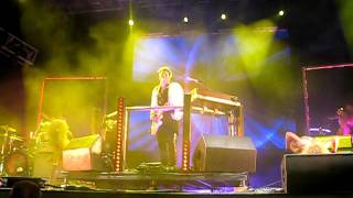 Empire Of The Sun:  Tiger By My Side (live) @ Treasure Island