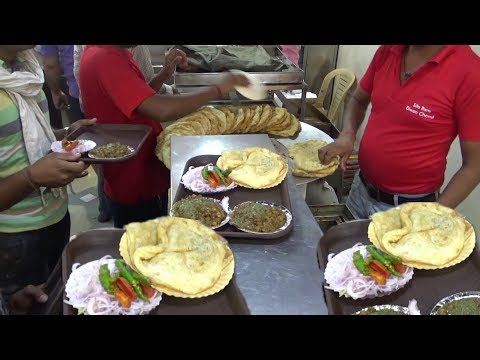 Popular Channa Bhature in Delhi | Sita Ram Diwan Chand | Mouthwatering Best Quality Chole Video