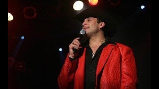 Valentin Elizalde - Y por esa calle vive &quot;Letra&quot;