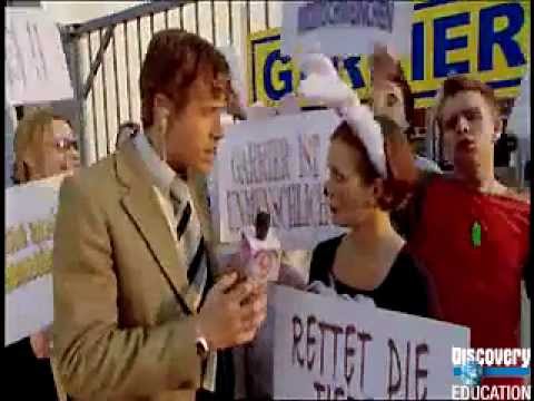 Extra (German) - Episode 10: The Girls' Room