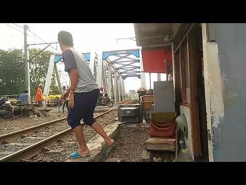 Perlintasan Kereta Api KRL JPL 8 Pasar Pesing Kedoya Jakarta Barat