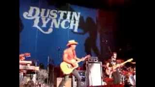 Dustin Lynch: OPENING &quot;Dancing﻿ in the Headlights&quot; @ Chula Vista, California on September 28, 2013