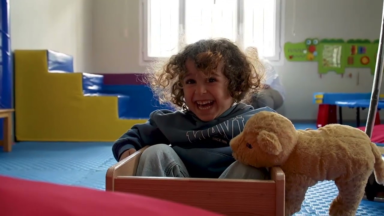 MERSİN BÜYÜKŞEHİR’DEN DMD HASTASI KORAY’A ERGOTERAPİ DESTEĞİ…