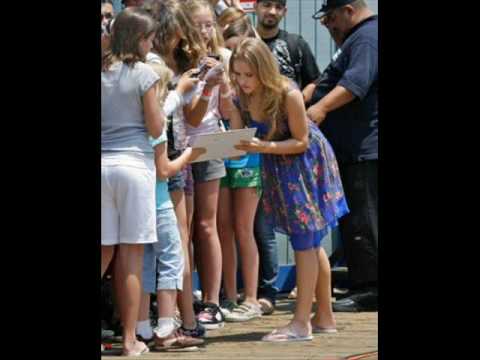 Emily Osment On Set Of Hannah Montana Movie