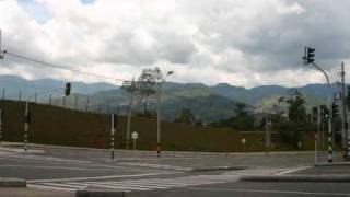 preview picture of video 'Medellin Colombia -Poblado Walking Tour -Loma de los Balsos en Poblado'