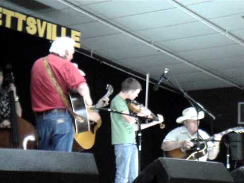 contestant plays call back at Hallettsville 2011 - Wild John