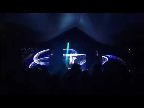 Alex Justino playing "Victor Enzo - Proper Head"