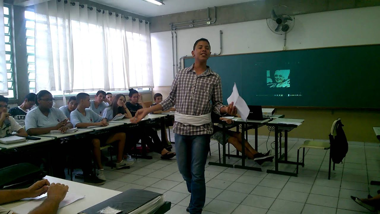 Julgamento de Getúlio Vargas - Escola Paulina Rosa - 8ª Série B - 2015 - Defensoria e debate final