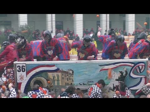 Battaglia arance carro da getto L´Ariete del Sacro Cuore - Carnevale Ivrea 2016