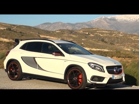 2015 Mercedes GLA 45 AMG Edition 1 test review driving fun - Autogefühl
