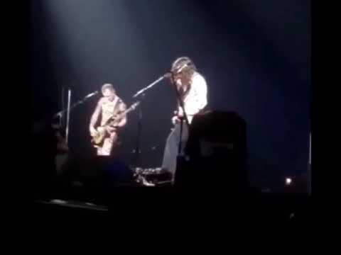 Red Hot Chili Peppers - Lyon 6.6.06 w/ video ((AMAZING FOOTAGE))