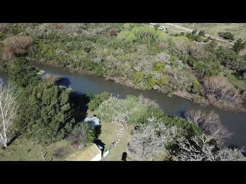 Lavalleja muy lindo campo 37 has costa al Rio Santa Lucía.