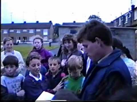 KELLS CO MEATH, HEADFORD GROVE KIDS RECIEVE THEIR FOOTBALL MEDALS IN 1993.