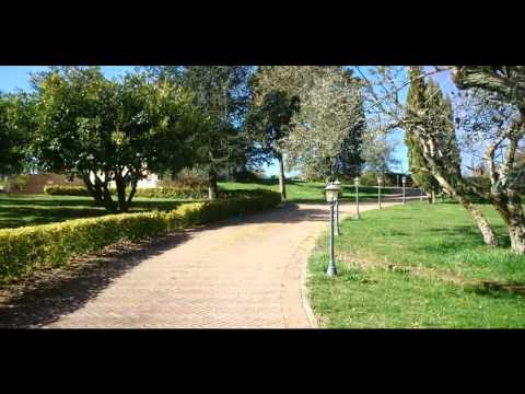 Fabrica di Roma splendida villa completamente ristrutturata con mq 3600 giardino