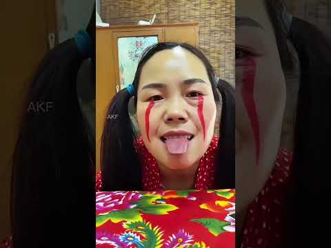 Köylü Cadı Kılığına Girip Bedava Alışveriş Yapmak İstedi! 👻😂