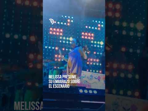 ¡Melissa Robles conquista el escenario con su embarazo! 🤰🎤