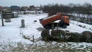 preview picture of video 'Neuer Dünensand für Witzworter Spielplatz.'