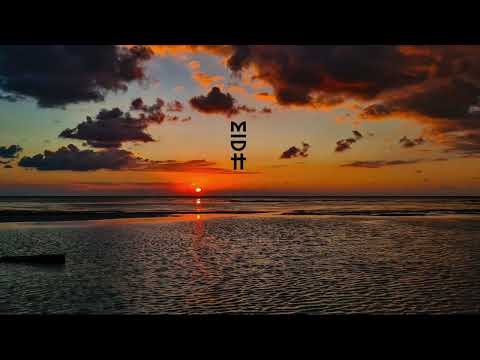 Le Croque Feat. Nica Brooke - Fall Away (MIDH Premiere)