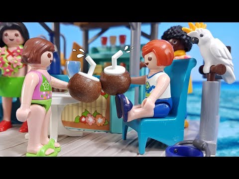 Playmobil Toy Movie ENGLISH - Family Summer☀️Holiday Fun on Palm Beach Juice Bar Island 🌊