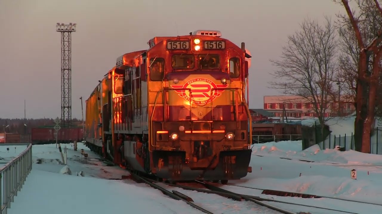 Тепловозы C36-1517+1516 и снегоуборочный поезд СМ-2 / C36-7i-1517+1516 and snow clearing train SM-2
